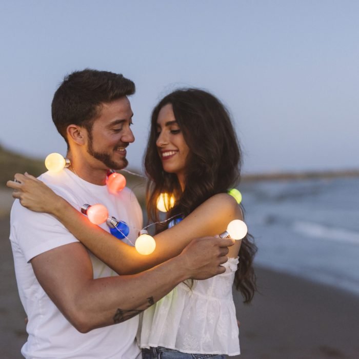 romantic-love-scene-beach